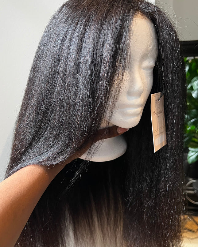 Perruque Clover Kinky Straight – 100 % Cheveux Naturels – 20 Pouces – Qualité Premium 9A (Closure 18 Pouces)
